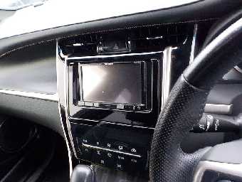 TOYOTA HARRIER 2018 Image 12