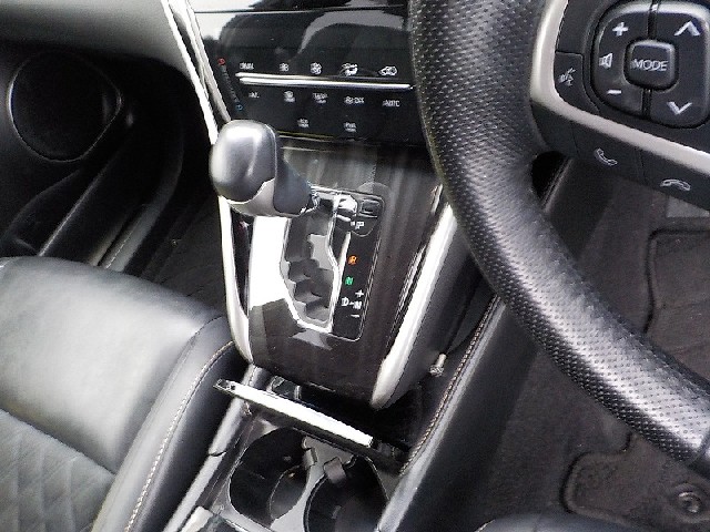 TOYOTA HARRIER 2018 Image 20