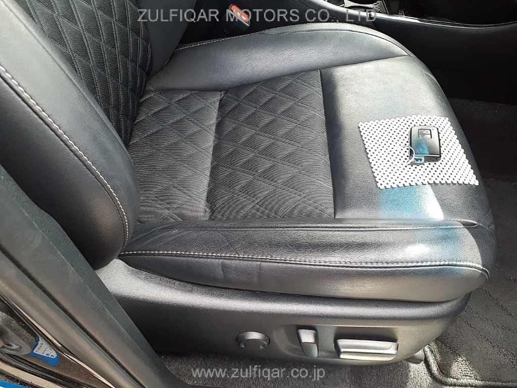 TOYOTA HARRIER 2018 Image 8