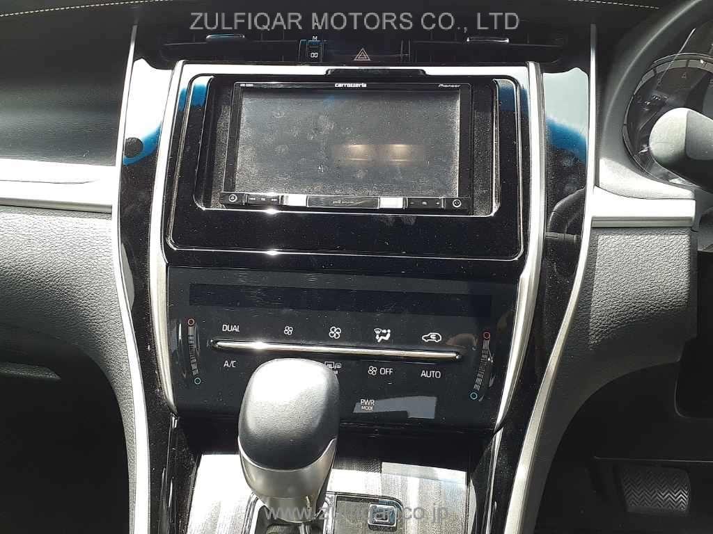 TOYOTA HARRIER 2018 Image 10