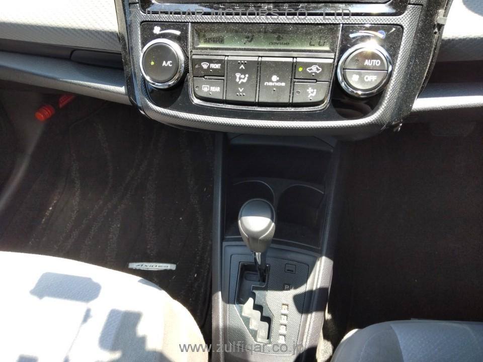 TOYOTA COROLLA AXIO 2014 Image 10