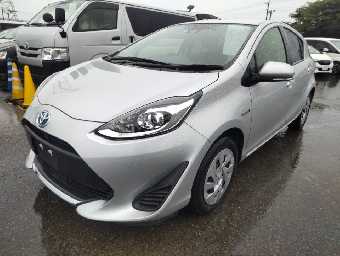 TOYOTA AQUA 2020 Image 1