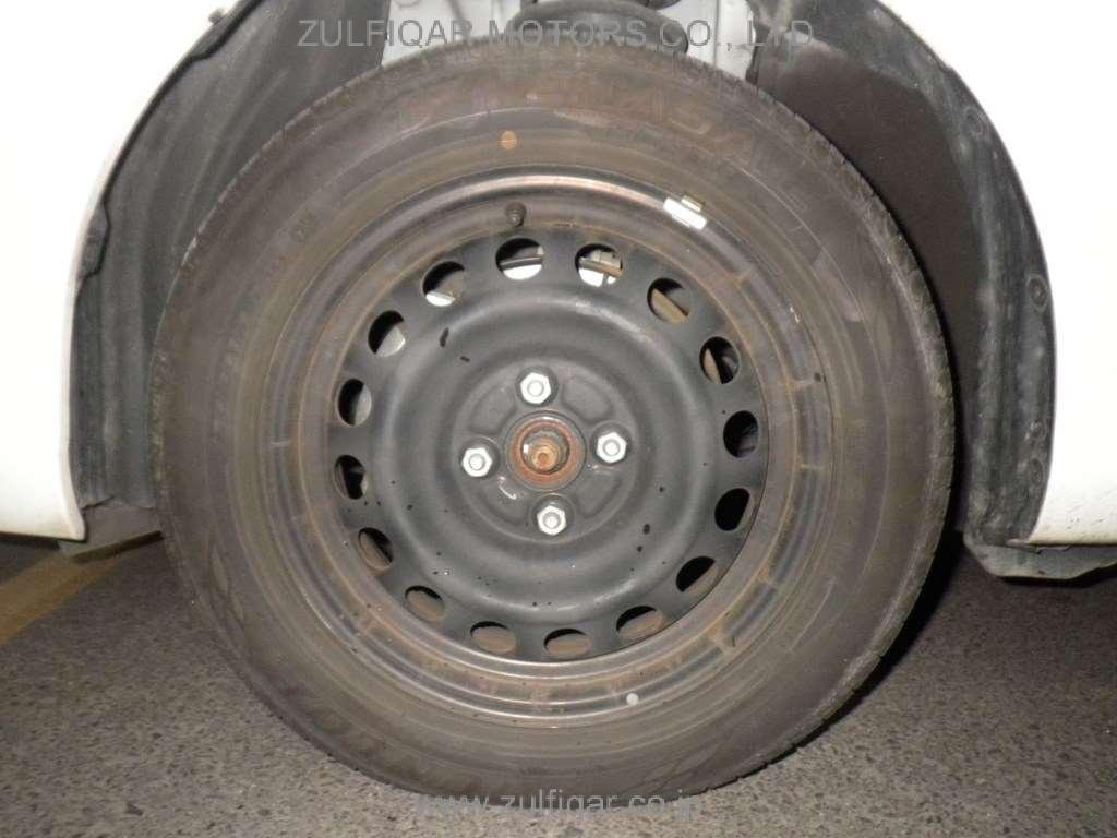 TOYOTA COROLLA FIELDER 2015 Image 9