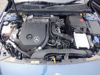 MERCEDES BENZ A CLASS 2020 Image 18