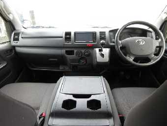 TOYOTA HIACE 2017 Image 7