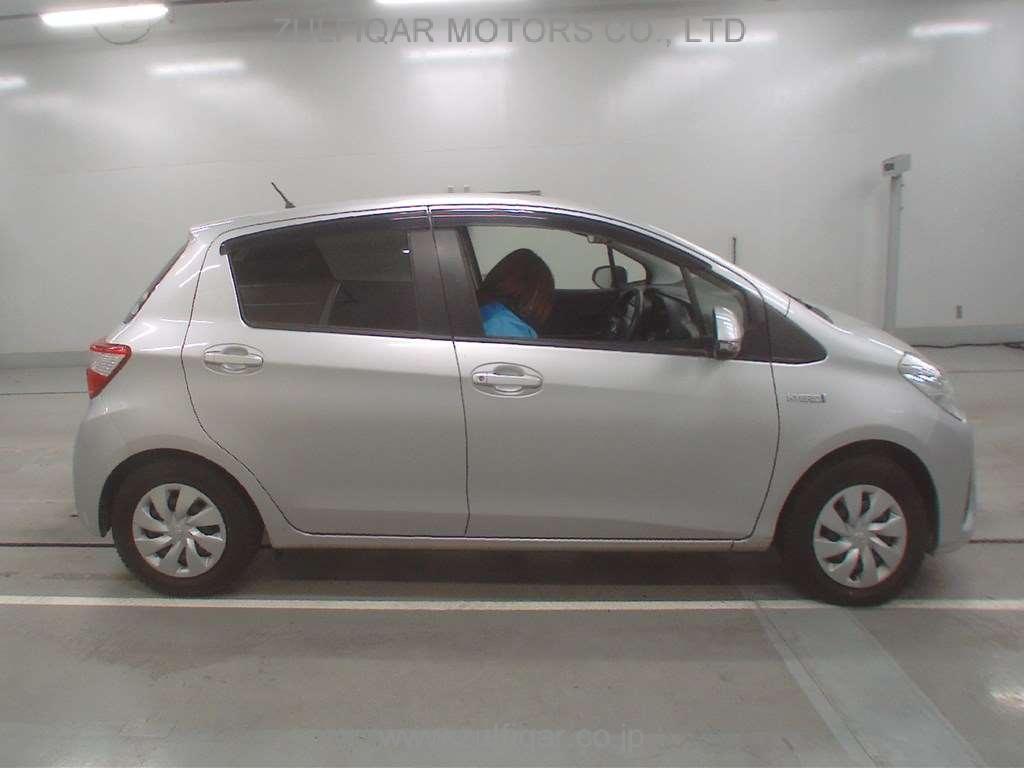 TOYOTA VITZ 2018 Image 3