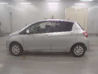 TOYOTA VITZ 2018 Image 4
