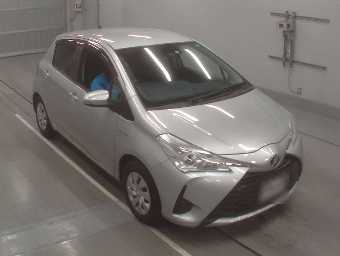 TOYOTA VITZ 2018 Image 5