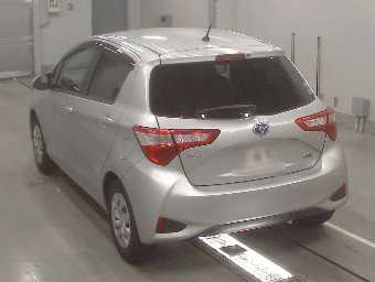 TOYOTA VITZ 2018 Image 6