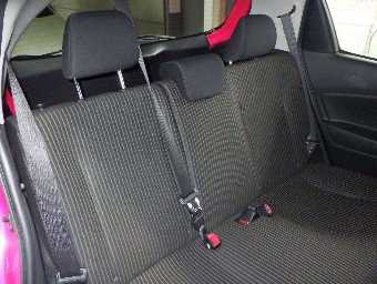 TOYOTA VITZ 2017 Image 7