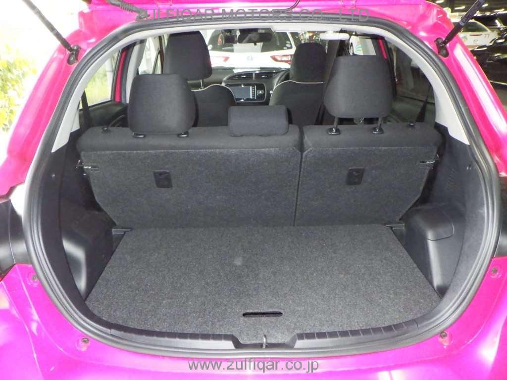 TOYOTA VITZ 2017 Image 8