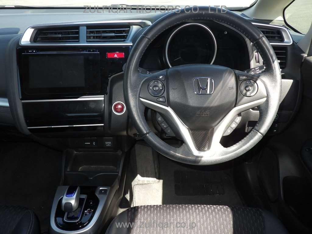 HONDA FIT HYBRID 2014 Image 6