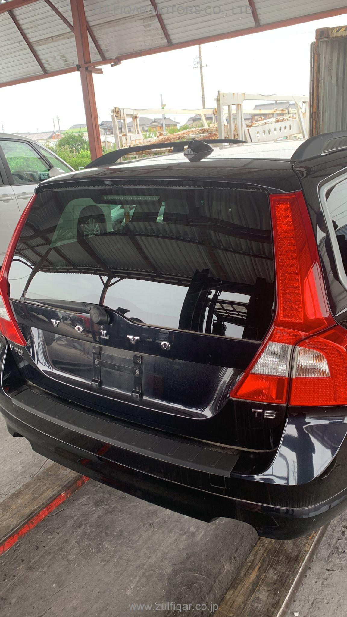 VOLVO V70 2011 Image 11