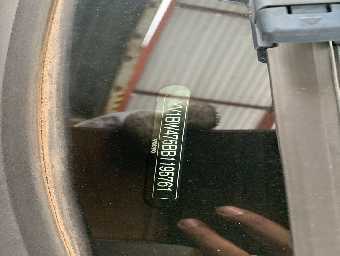 VOLVO V70 2011 Image 12