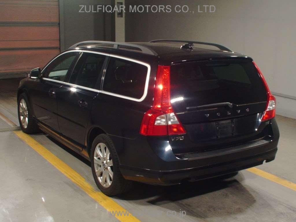 VOLVO V70 2011 Image 4