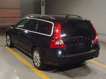 VOLVO V70 2011 Image 4