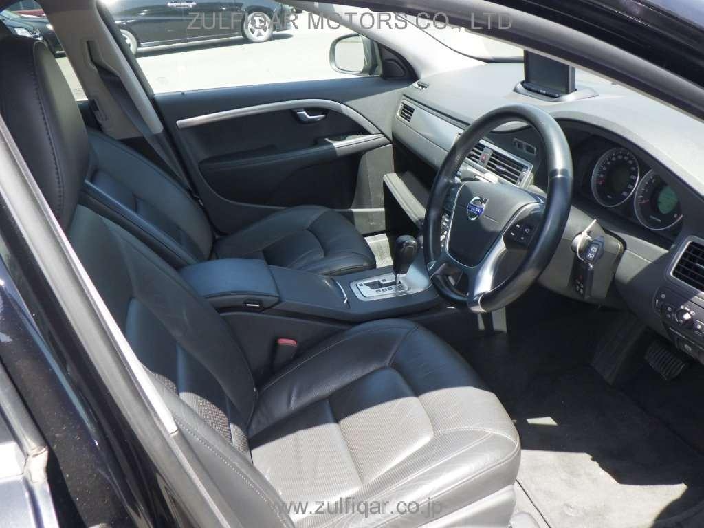 VOLVO V70 2011 Image 5
