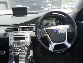 VOLVO V70 2011 Image 6