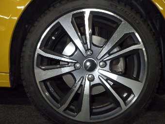 PEUGEOT 208 2021 Image 9