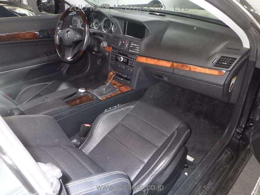 MERCEDES BENZ E CLASS 2010 Image 8