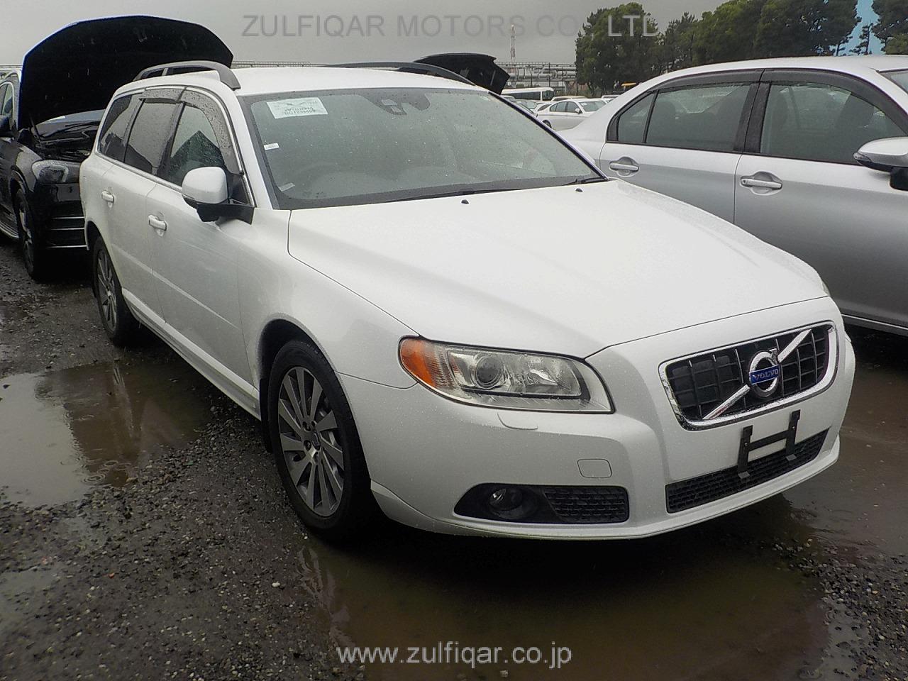 VOLVO V70 2012 Image 12