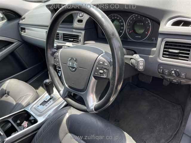 VOLVO V70 2012 Image 3