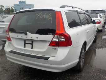 VOLVO V70 2012 Image 15