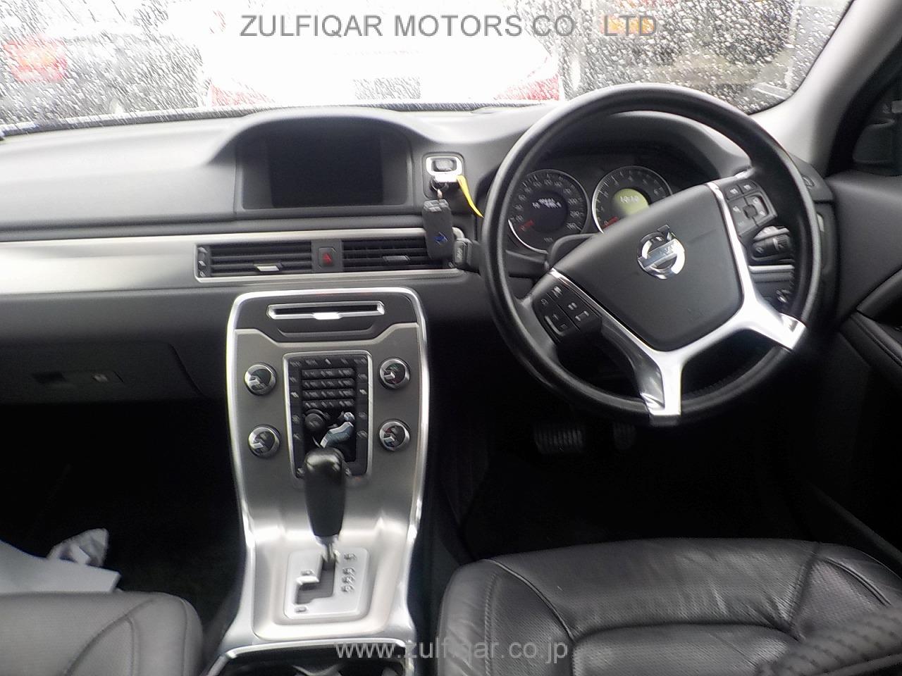 VOLVO V70 2012 Image 4