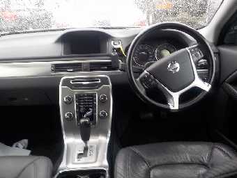 VOLVO V70 2012 Image 4