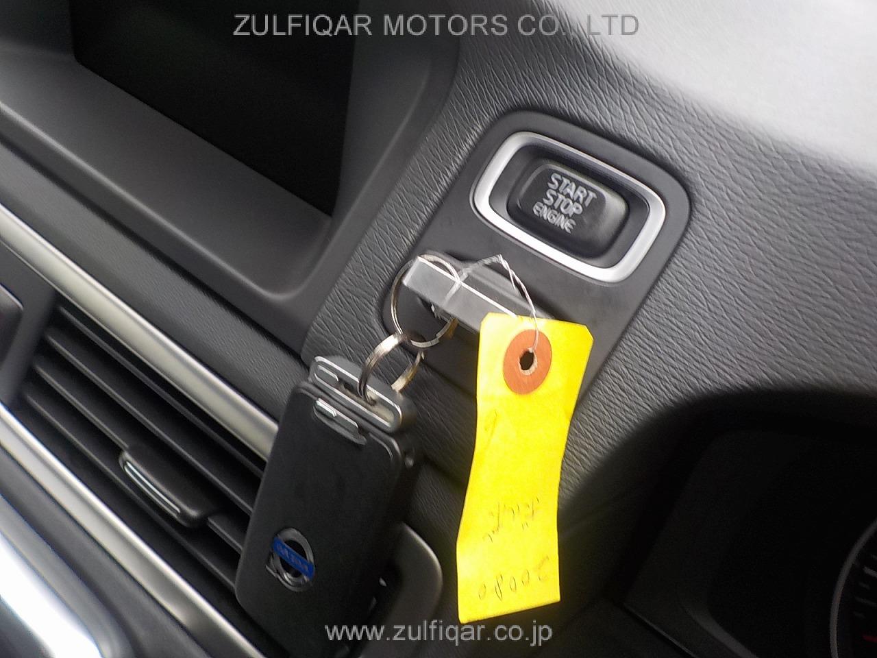 VOLVO V70 2012 Image 5