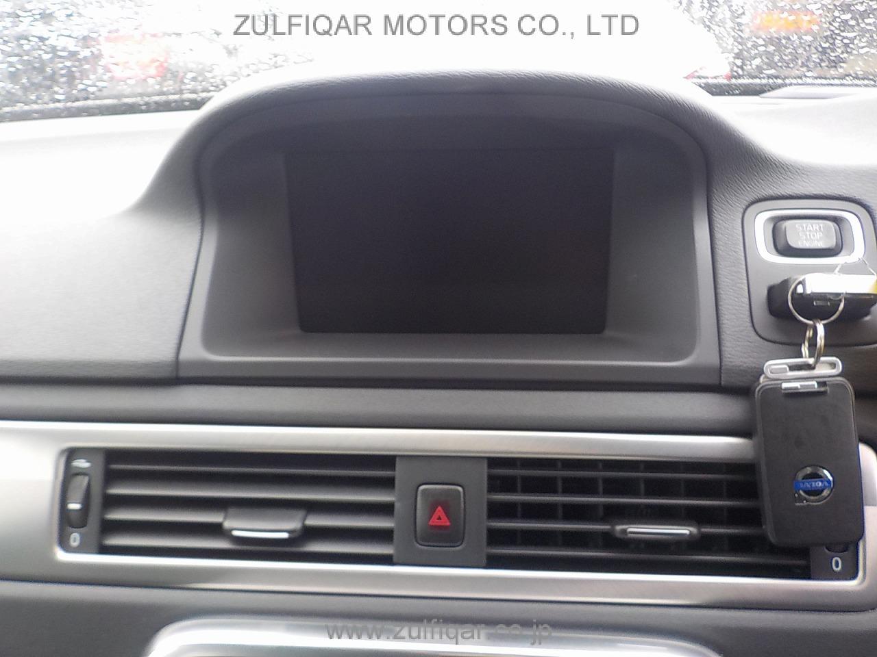 VOLVO V70 2012 Image 6
