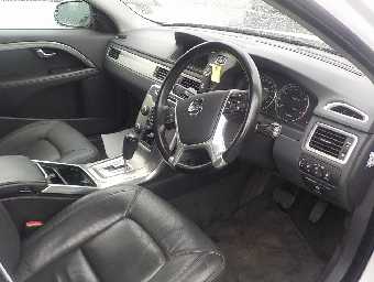 VOLVO V70 2012 Image 9