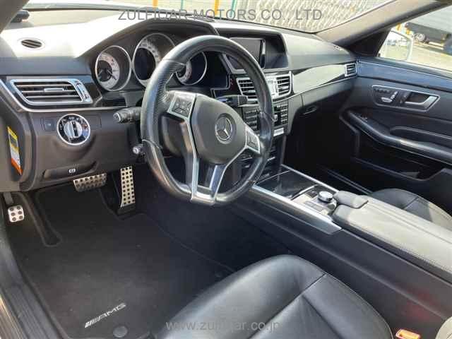 MERCEDES BENZ E CLASS 2015 Image 3