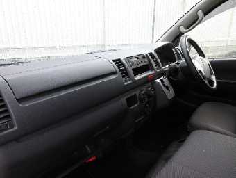 TOYOTA HIACE 2018 Image 13