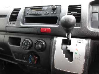 TOYOTA HIACE 2018 Image 15