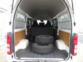 TOYOTA HIACE 2018 Image 9