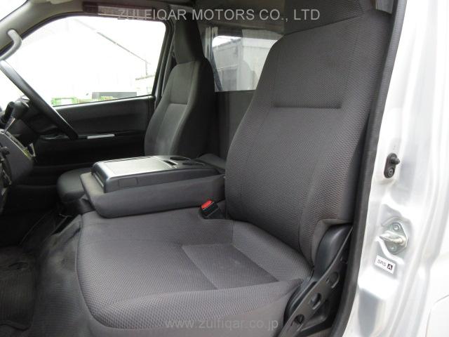 TOYOTA HIACE 2018 Image 12