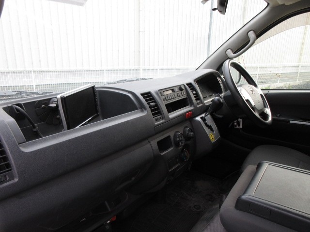 TOYOTA HIACE 2018 Image 19