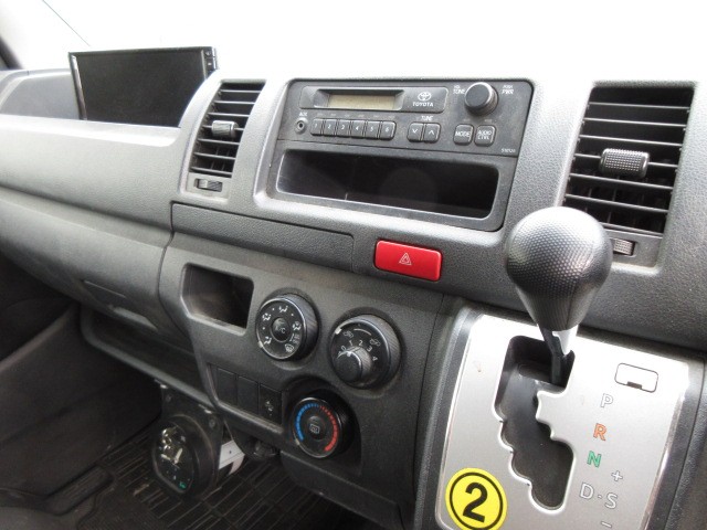 TOYOTA HIACE 2018 Image 21