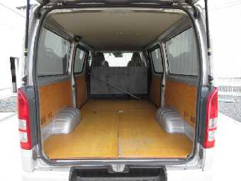 TOYOTA HIACE 2018 Image 9