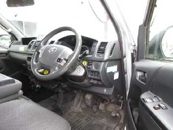 TOYOTA HIACE 2018 Image 5