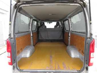 TOYOTA HIACE 2018 Image 9