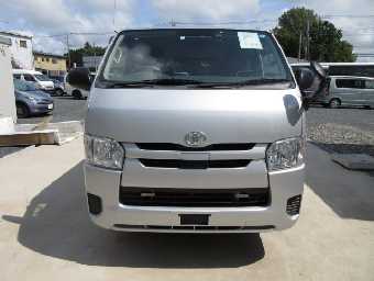 TOYOTA HIACE 2018 Image 2