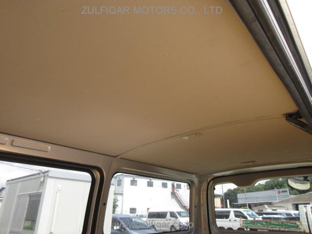 TOYOTA HIACE 2018 Image 11