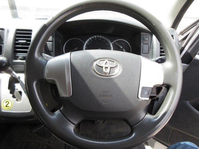 TOYOTA HIACE 2018 Image 20