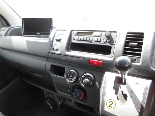 TOYOTA HIACE 2018 Image 21