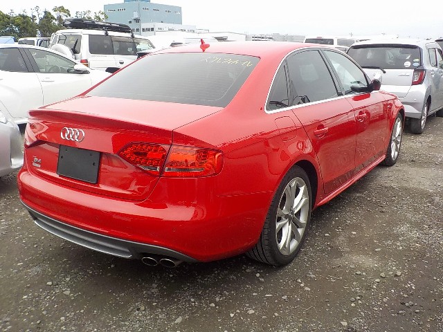 AUDI S4 2010 Image 23