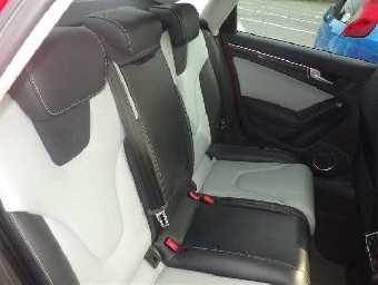 AUDI S4 2010 Image 7