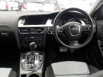 AUDI S4 2010 Image 8