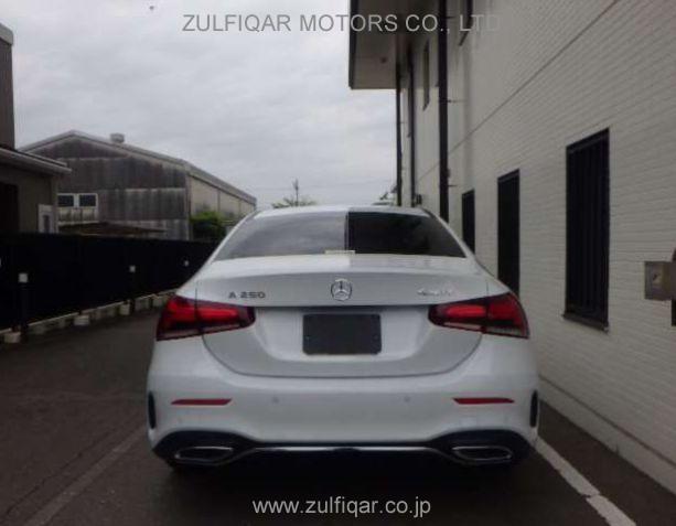 MERCEDES BENZ A CLASS 2019 Image 2